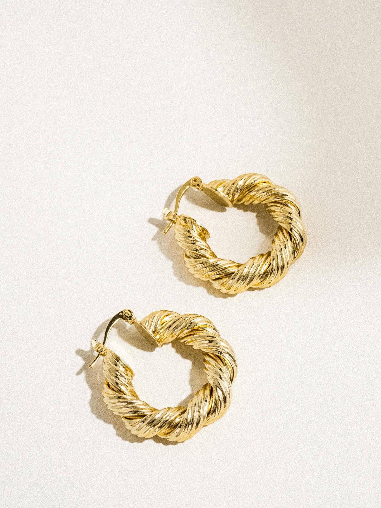 Isla 18K Gold Classic Bold Twisted Hoop Earring